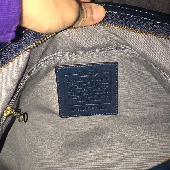 100% AUTHENTIC COACH HOBO - Picture 6 of 8